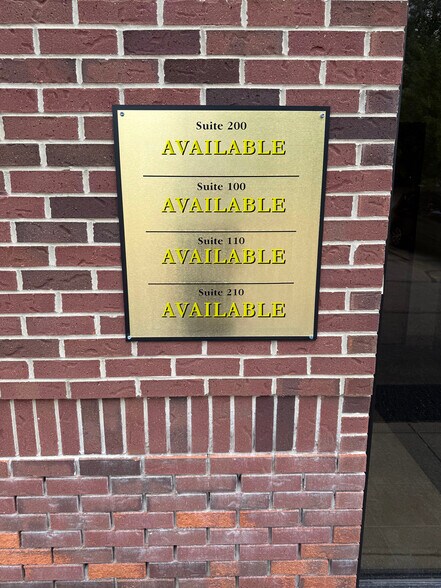 More Photos Of 30075 Greenfield Rd, Southfield Medical For Sale