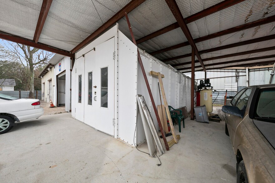 More Photos Of 7215 N Shepherd Dr, Houston Auto Repair For Sale
