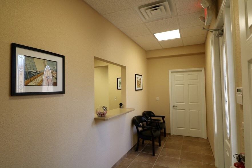More Photos Of 2010 NE 14th St, Ocala Office For Lease