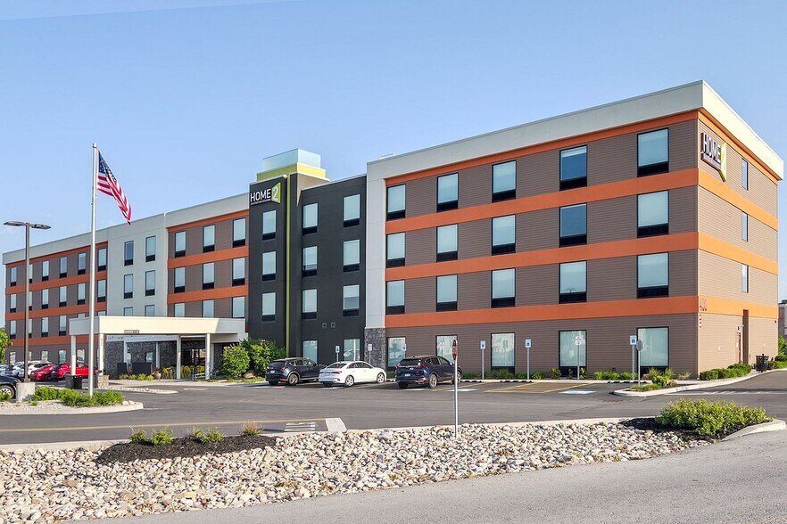 Primary Photo Of 400 Bellwood Dr, Rochester Hotel For Sale