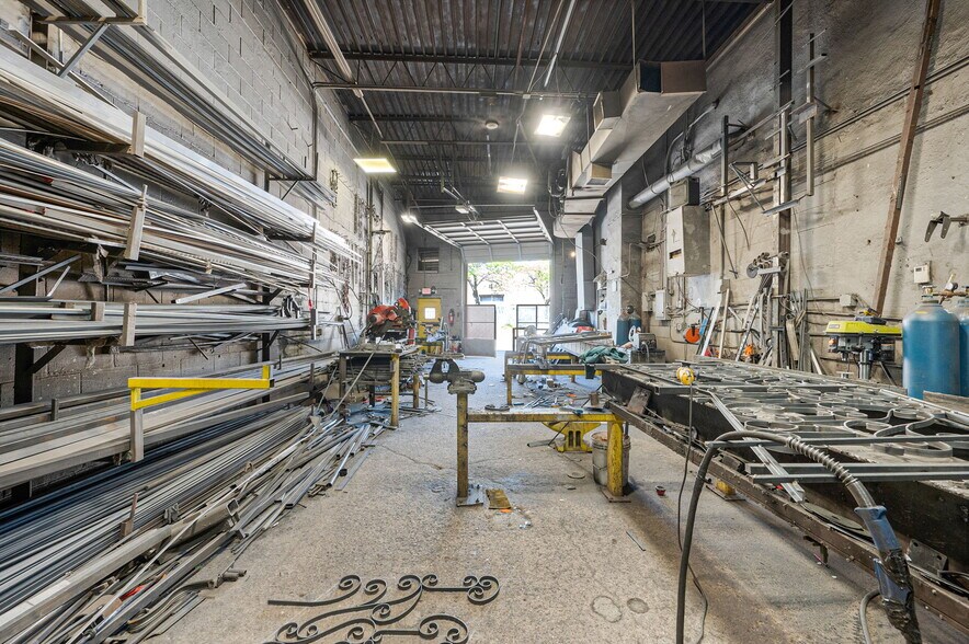 More Photos Of 116 E Merrick Rd, Freeport Warehouse For Sale