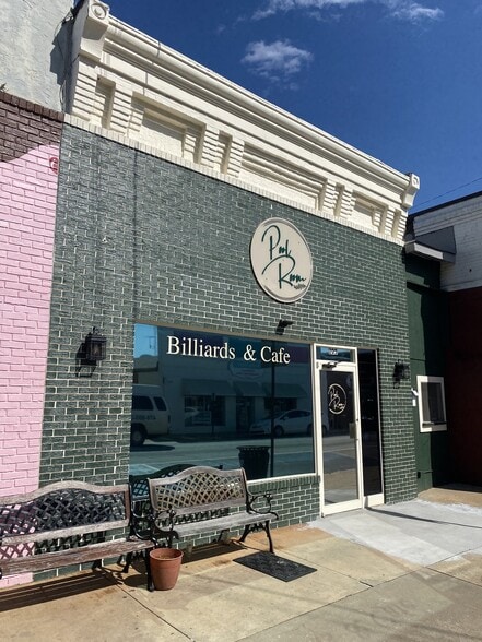 Primary Photo Of 205 S Center St, Thomaston Storefront For Sale