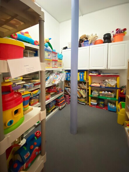 More Photos Of 4958 N Milwaukee Ave, Chicago Office Residential For Lease