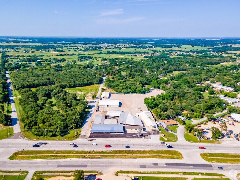 More Photos Of 3001 E Highway 199, Springtown Flex For Lease