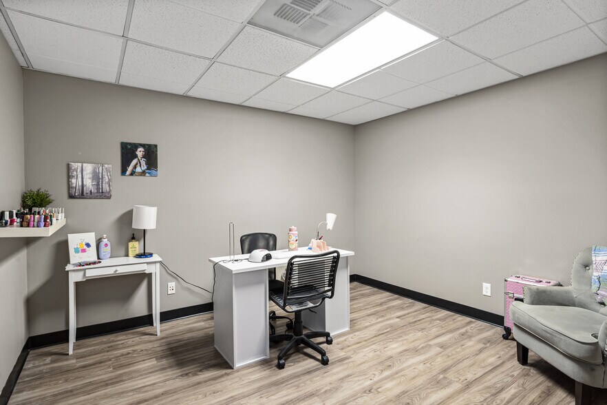 More Photos Of 320 N Main St, Prineville Storefront Retail Office For Sale