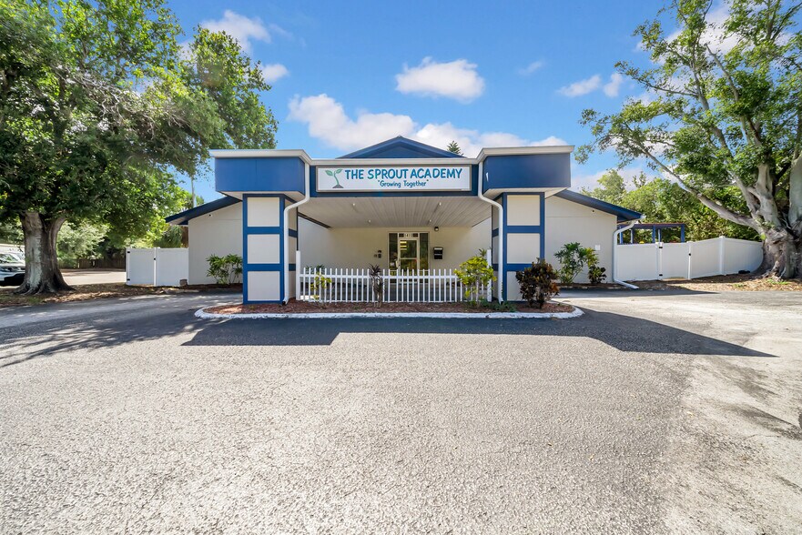 Primary Photo Of 1419 Sunset Point Rd, Clearwater Office For Sale