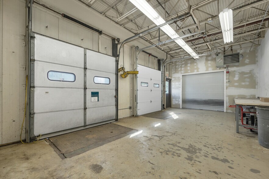 More Photos Of 41 Simon St, Nashua Flex For Lease