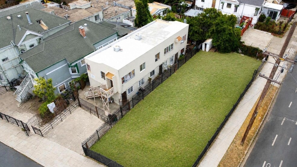 More Photos Of 2051 23rd Ave, Oakland Apartments For Sale