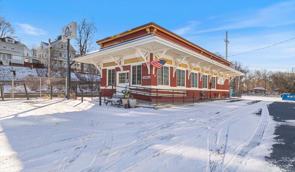 More Photos Of 30 Railroad Ave, Haverhill Restaurant For Sale