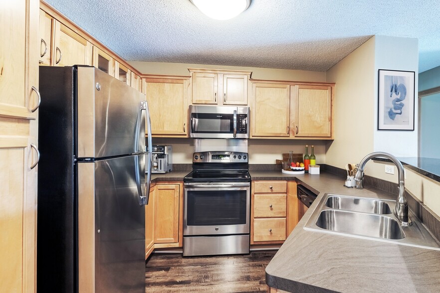 More Photos Of 3820 Grand Way, Saint Louis Park Apartments For Lease