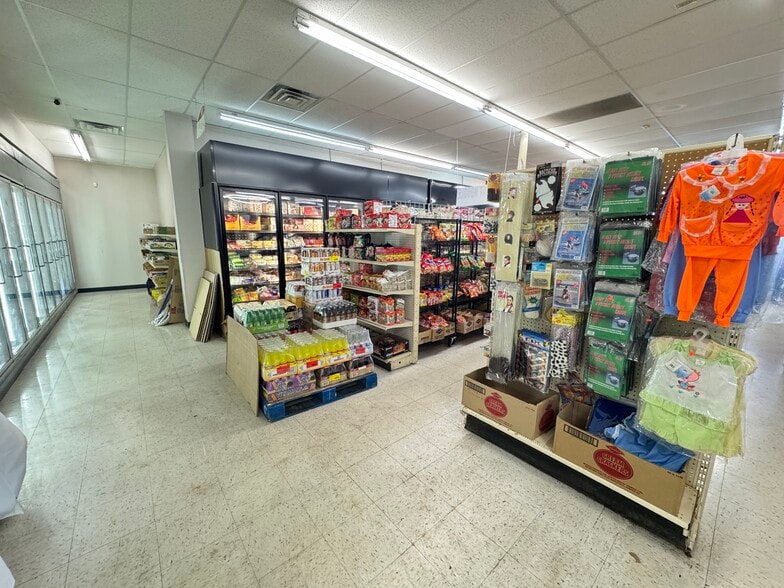 More Photos Of 1101 N McCord Rd, Toledo Storefront For Lease