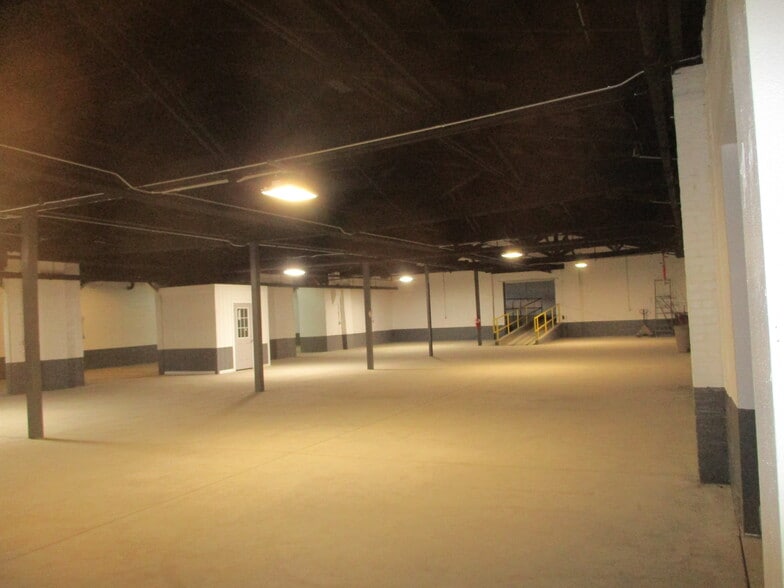 More Photos Of 651 N Prospect St, Hagerstown Warehouse For Sale