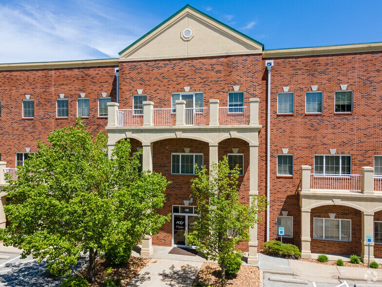 More Photos Of 600 SW Jefferson St, Lee's Summit Office For Lease