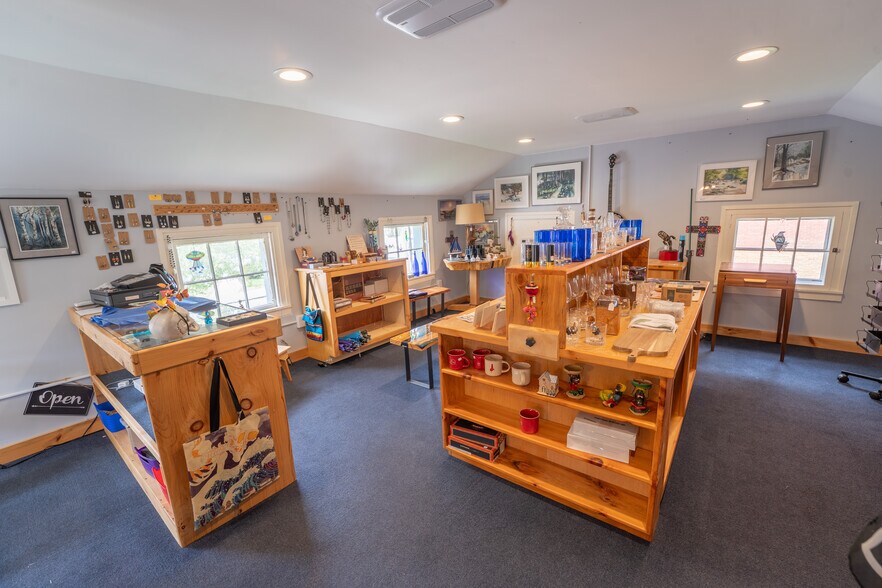 More Photos Of 172 N Main St, Northville Freestanding For Sale