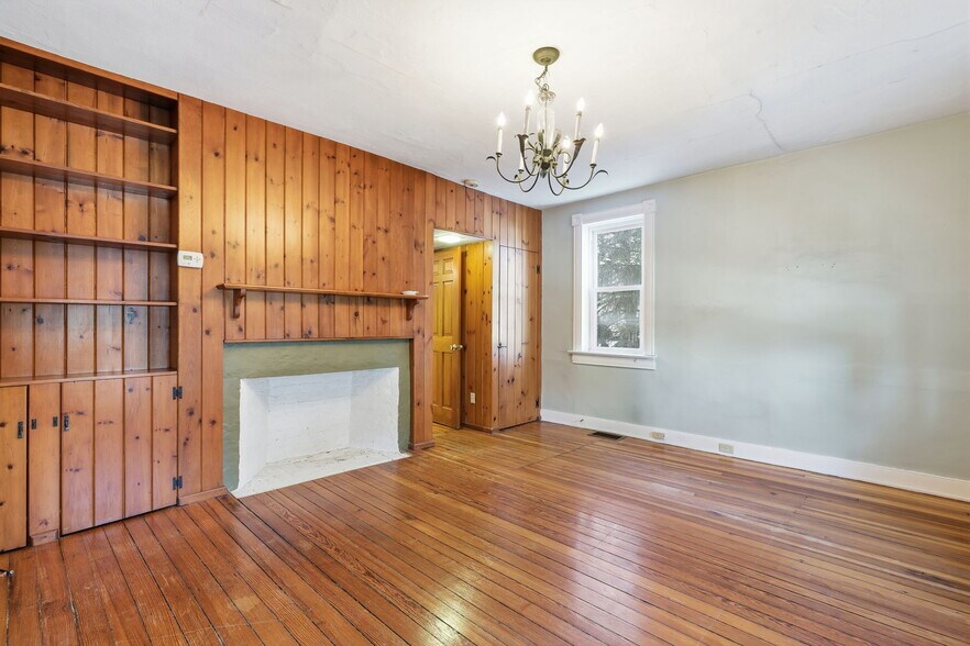 More Photos Of 2695 Main St, Lawrence Apartments For Sale