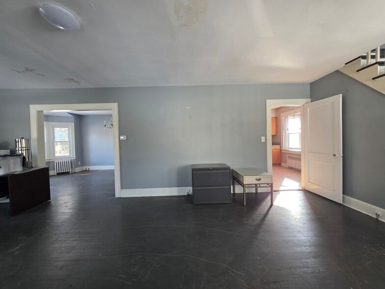 More Photos Of 420 Townline Rd, Hauppauge Office For Sale