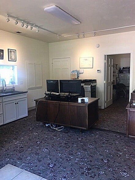 More Photos Of 40 Church St, Ashland Office Residential For Lease