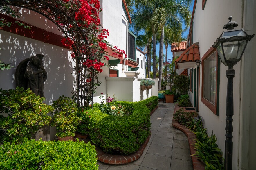 More Photos Of 815 Roswell Ave, Long Beach Apartments For Sale