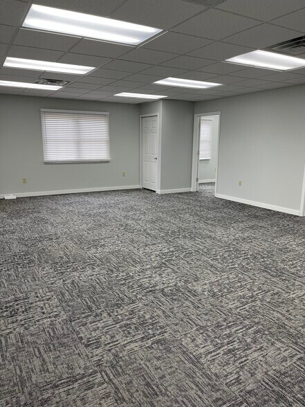 More Photos Of 160 Cleveland St, Elyria Office For Sale