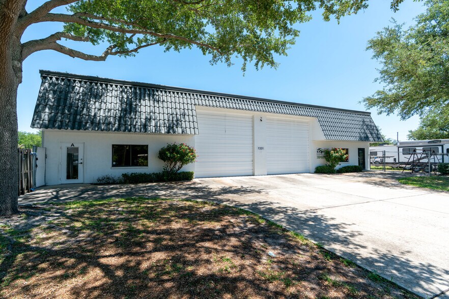 More Photos Of 1331 22nd St N, Saint Petersburg Distribution For Lease