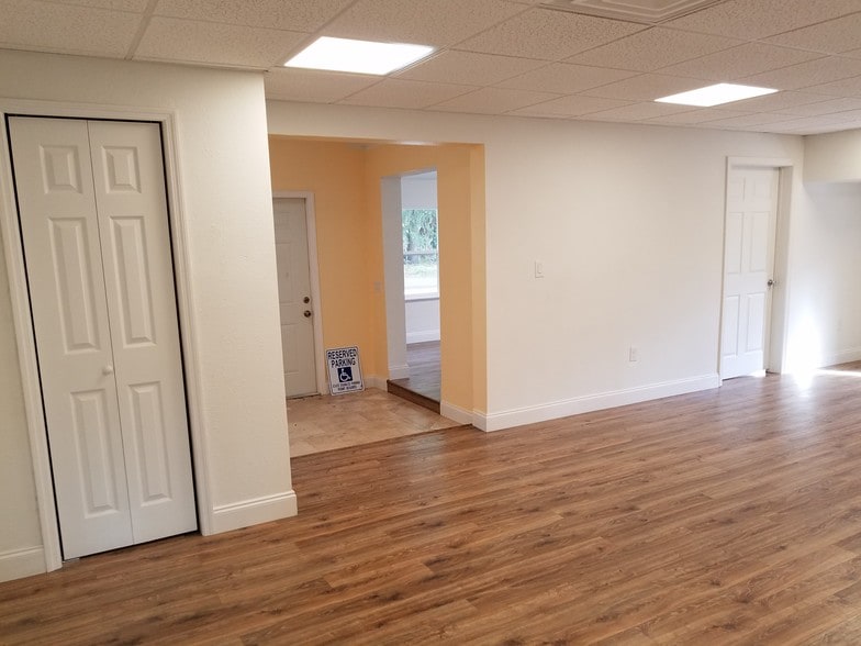 More Photos Of 109 E Robertson St, Brandon Medical For Sale