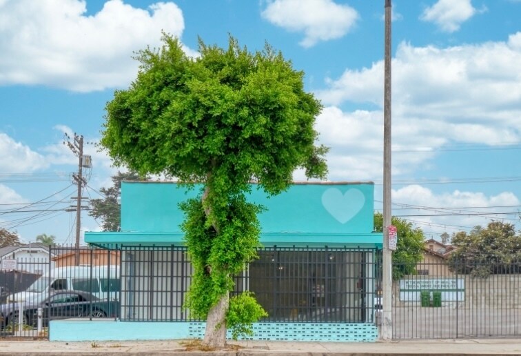More Photos Of 2744-2804 W Florence Ave, Los Angeles Unknown For Lease