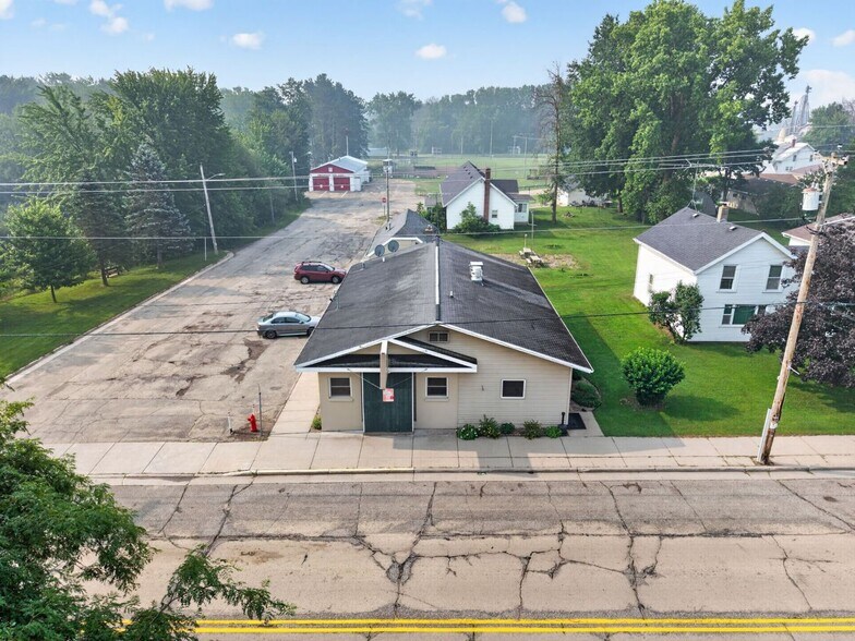 More Photos Of 133 E Main St, Embarrass Restaurant For Sale