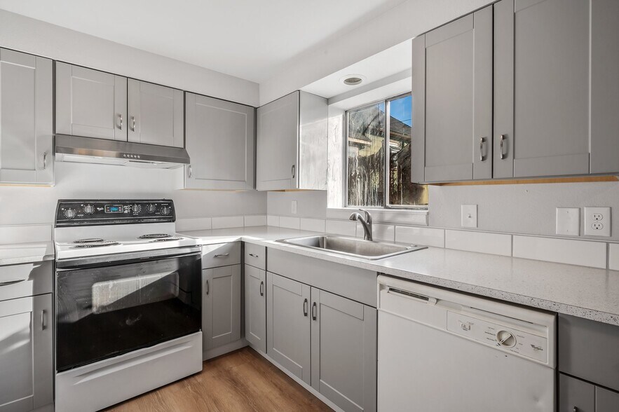 More Photos Of 2411 N Cincinnati St, Spokane Apartments For Sale