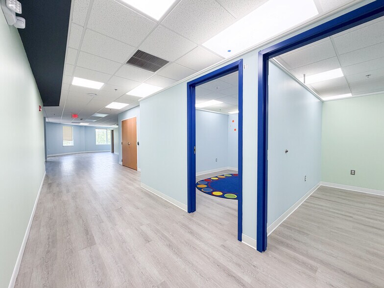 More Photos Of 1645 Ellington Rd, South Windsor Office For Lease