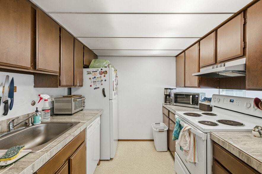 More Photos Of 3600 25th Ave W, Seattle Apartments For Sale