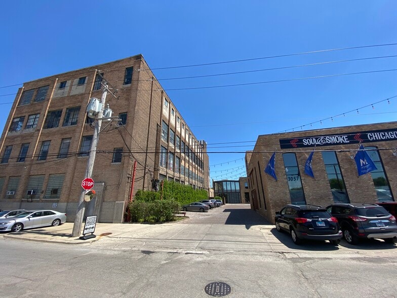 More Photos Of 3065 N Rockwell St, Chicago Warehouse For Sale