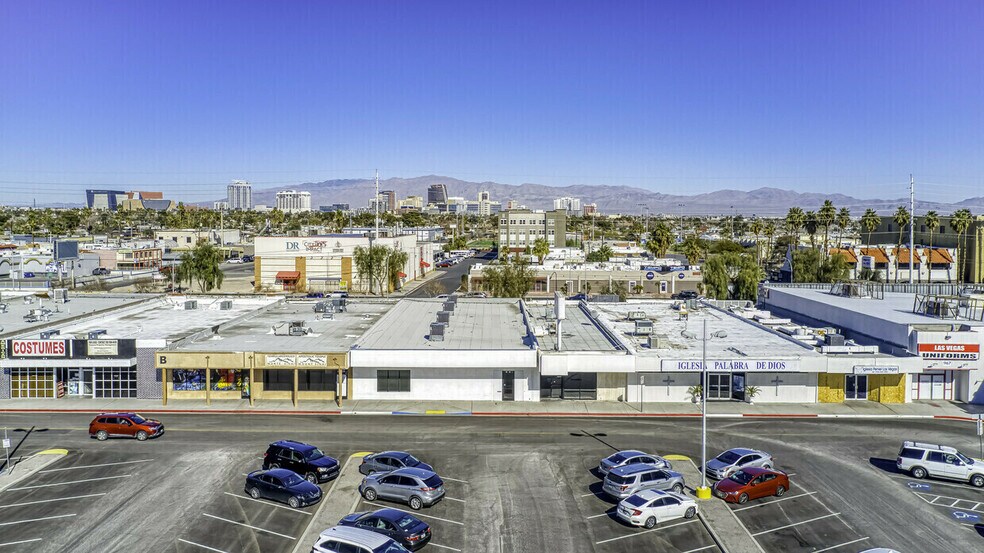 More Photos Of 953 E Sahara Ave, Las Vegas Freestanding For Lease