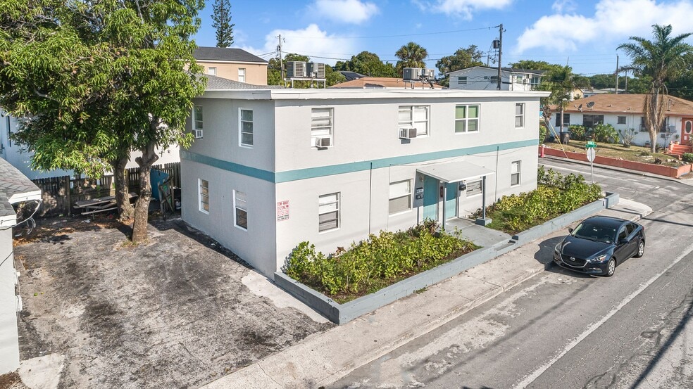 More Photos Of 1913 Division Ave, West Palm Beach Apartments For Sale