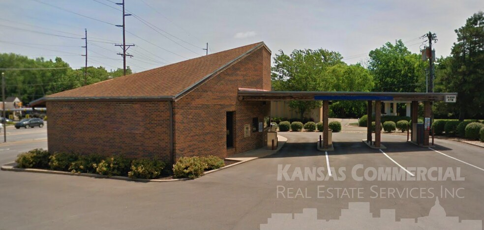 More Photos Of 3835 SW 29th St, Topeka Bank For Sale