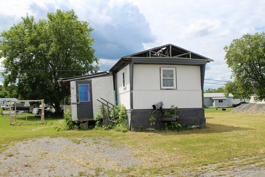 More Photos Of 50 Davis St, Presque Isle Multifamily For Sale