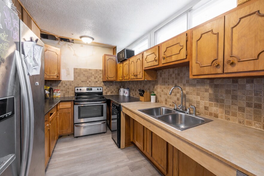 More Photos Of 440 E A St, Casper Hotel For Sale