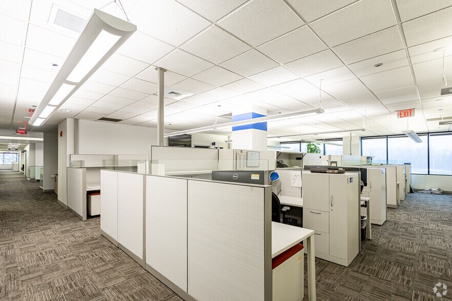 More Photos Of 200 Great Pond Dr, Windsor Office For Lease