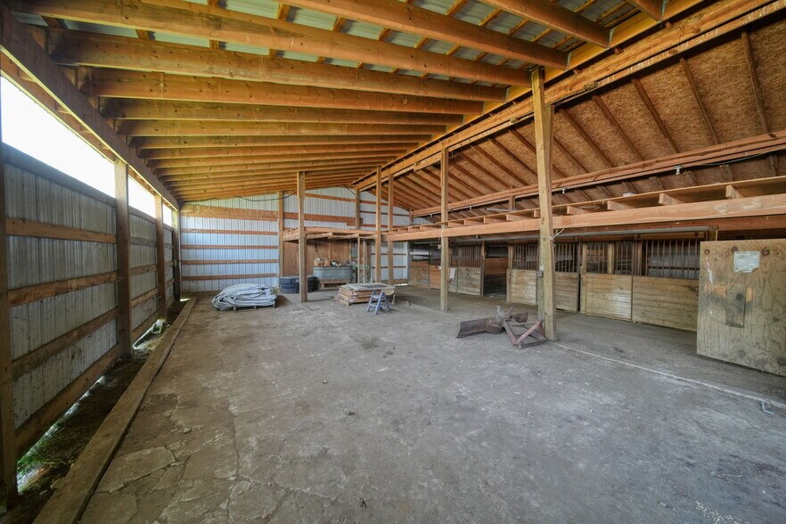 More Photos Of 15379 Howard Rd, Hanover Flex For Sale