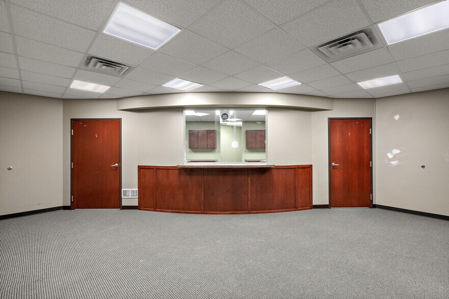 More Photos Of 2455 Union Lake Rd, Commerce Township Medical For Sale