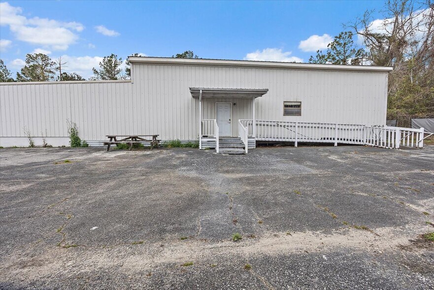 More Photos Of 551625 Us-1, Hilliard Freestanding For Sale