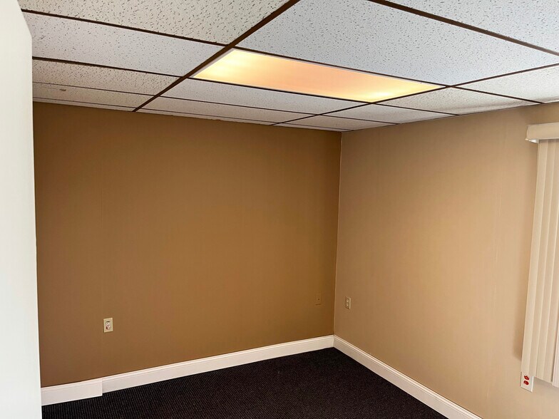 More Photos Of 928 French Rd, Buffalo Office For Sale