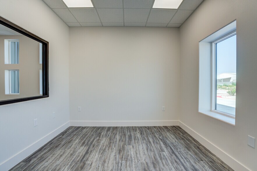 More Photos Of 3814 County Road 1350, Lubbock Distribution For Sale