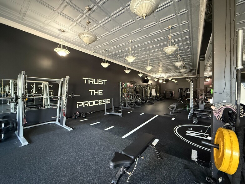 More Photos Of 210 N Harbor Blvd, Fullerton Storefront Retail Office For Lease