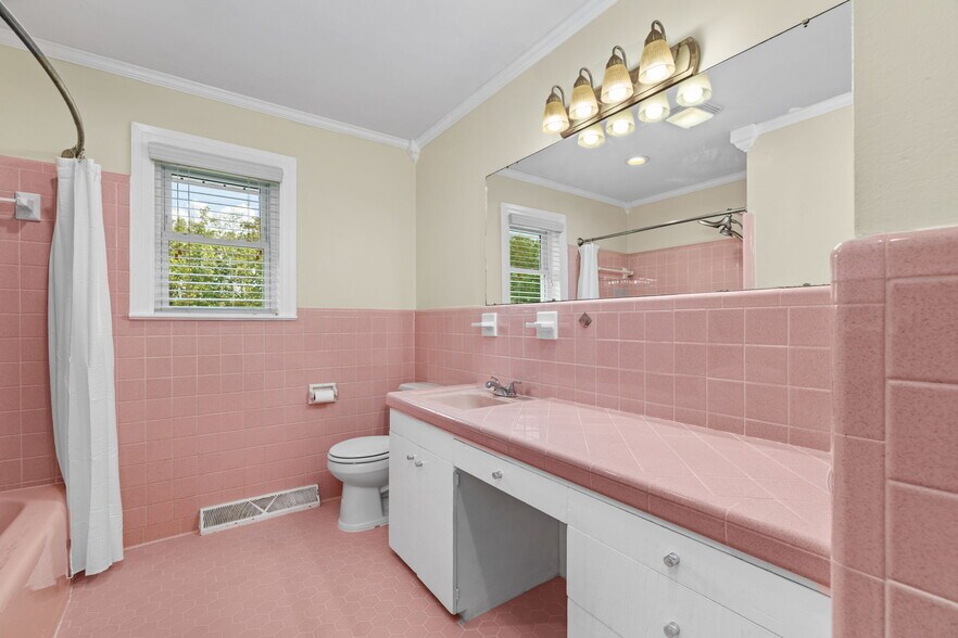 More Photos Of 354 County Road 172, Florence Flex For Sale