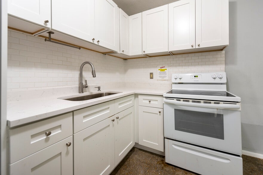 More Photos Of 806 NE 16th Pl, Fort Lauderdale Apartments For Sale