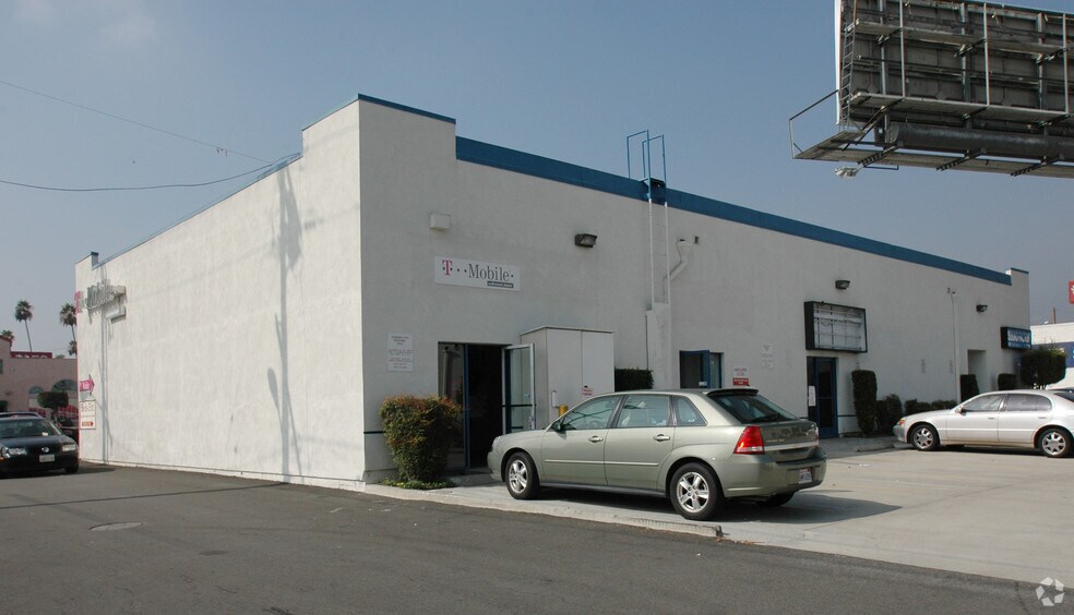 More Photos Of 2 S Rosemead Blvd, Pasadena Storefront For Lease