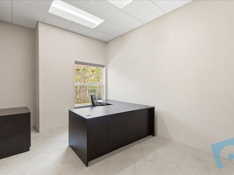 More Photos Of 210 Miron Dr, Southlake Medical For Lease