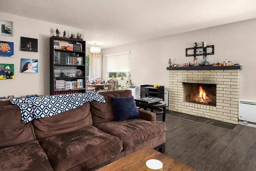 More Photos Of 5506 7th Ave NW, Seattle Apartments For Sale