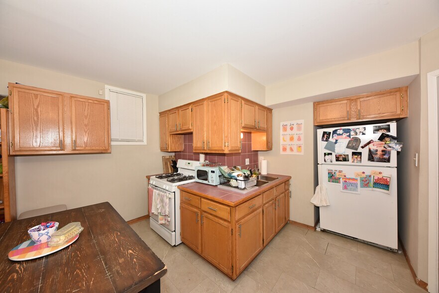 More Photos Of 1816 E Kane Pl, Milwaukee Apartments For Sale