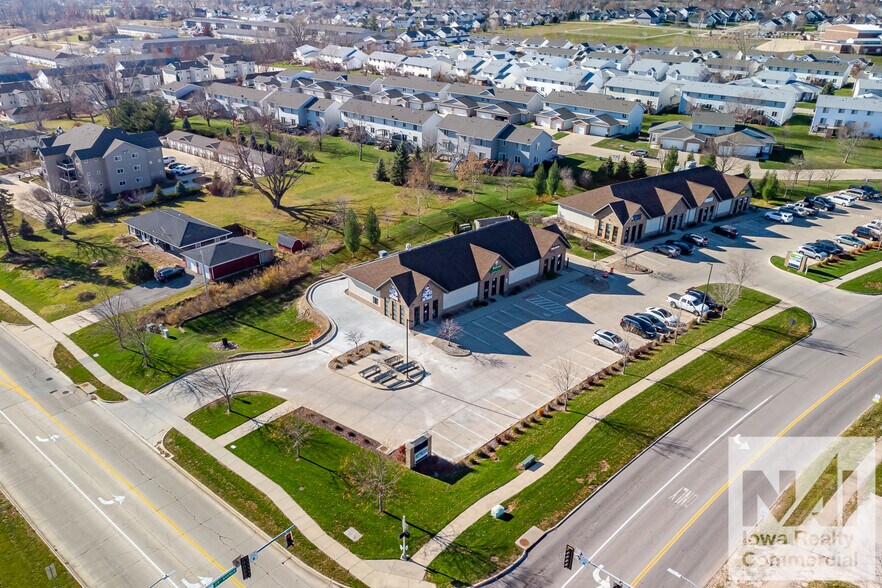 More Photos Of 955 29th Ave, Marion General Retail For Lease